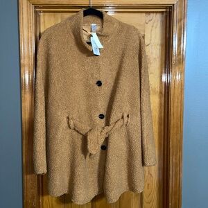 NWT - Wonderly Sherpa Button Topper